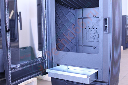 Чугунная печь-камин Gala черная (Plamen)